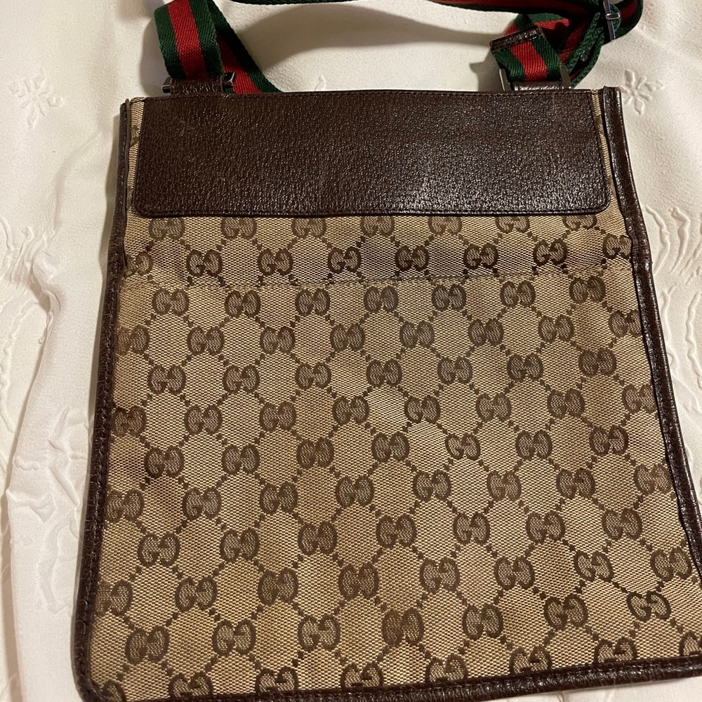 Gucci authentic crossbody
